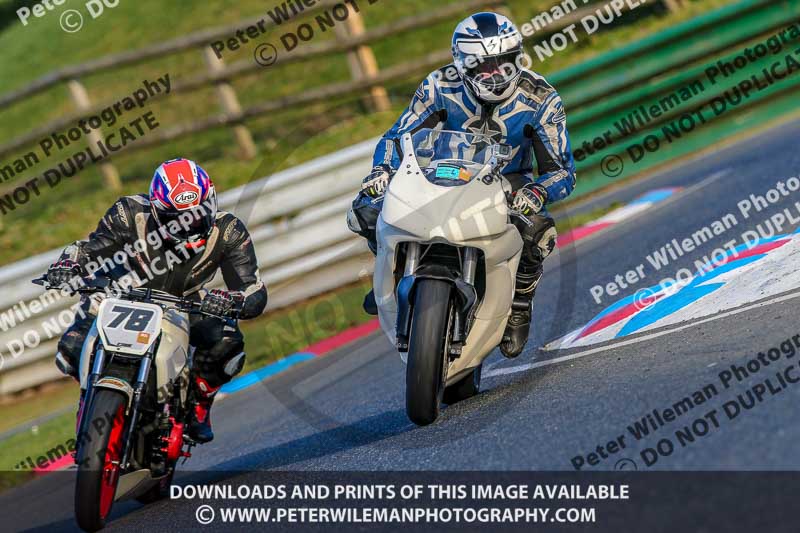 PJM Wedding Photography;enduro digital images;event digital images;eventdigitalimages;mallory park;mallory park photographs;mallory park trackday;mallory park trackday photographs;no limits trackdays;peter wileman photography;racing digital images;trackday digital images;trackday photos